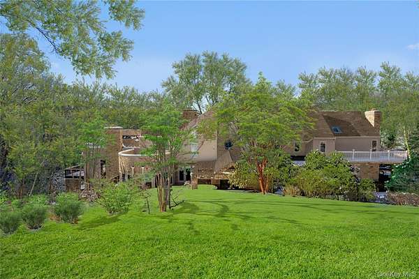 5 Acres of Land with Home for Sale in Mill Neck, New York