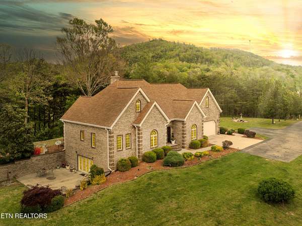 2 Acres of Land with Home for Sale in Huntsville, Tennessee