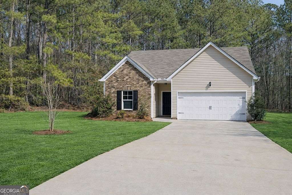 1.65 Acres of Residential Land with Home for Sale in Covington, Georgia