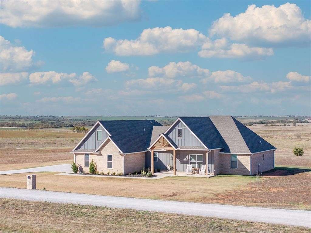 2 Acres of Land with Home for Sale in Piedmont, Oklahoma