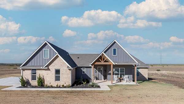 2 Acres of Residential Land with Home for Sale in Piedmont, Oklahoma