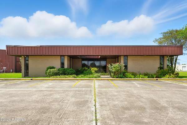 4.74 Acres of Improved Commercial Land for Sale in New Iberia, Louisiana
