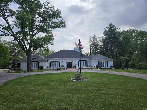 1.7 Acres of Land with Home for Sale in Vincennes, Indiana