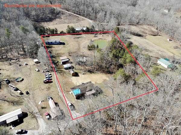 2.88 Acres of Residential Land with Home for Sale in Mount Vernon, Kentucky