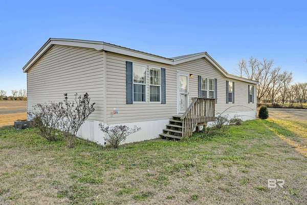 2 Acres of Residential Land with Home for Sale in Elberta, Alabama