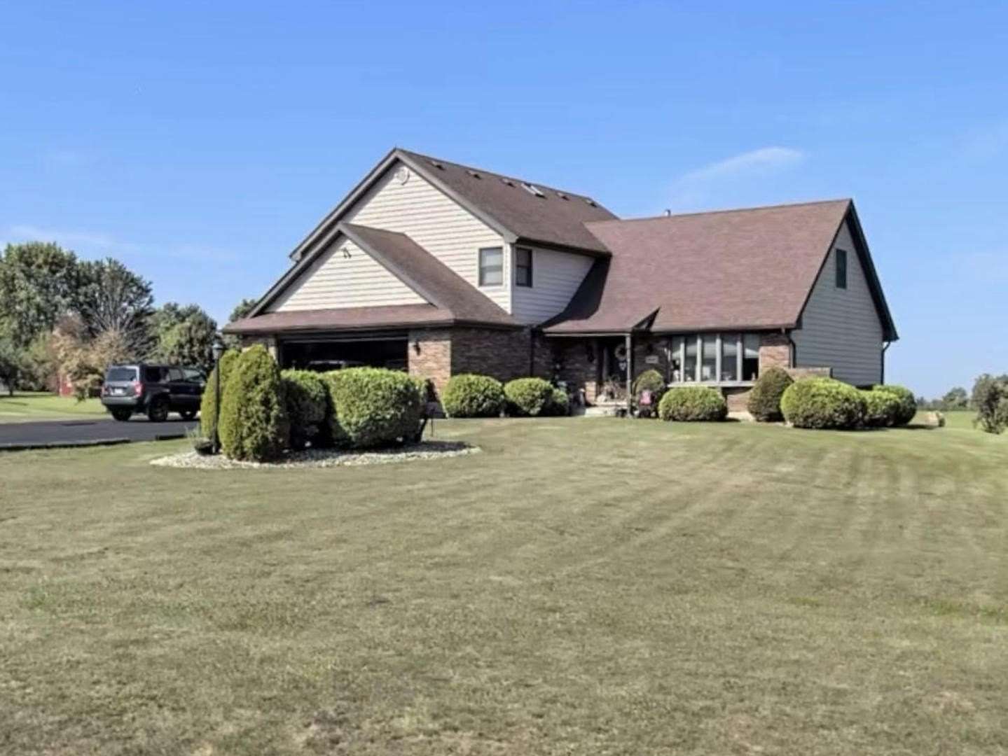 1.5 Acres of Residential Land with Home for Sale in Homer Glen, Illinois