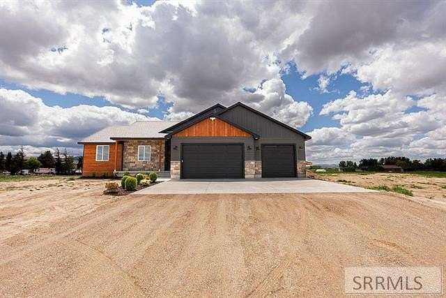 6.19 Acres of Residential Land with Home for Sale in American Falls, Idaho