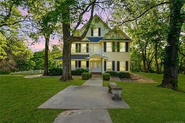 2 Acres of Land with Home for Sale in Tulsa, Oklahoma