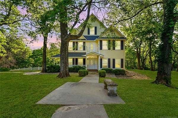 2 Acres of Land with Home for Sale in Tulsa, Oklahoma