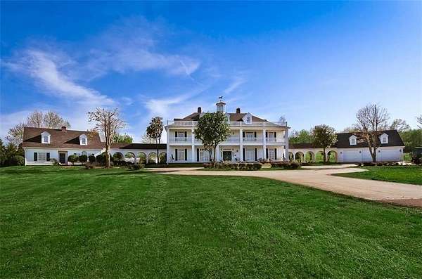 4.29 Acres of Land with Home for Sale in Fayetteville, Arkansas