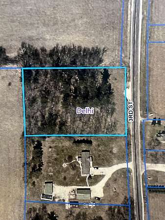 2.45 Acres of Residential Land for Sale in Delhi, Iowa