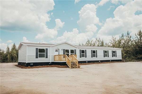 4 Acres of Residential Land with Home for Sale in Glennville, Georgia