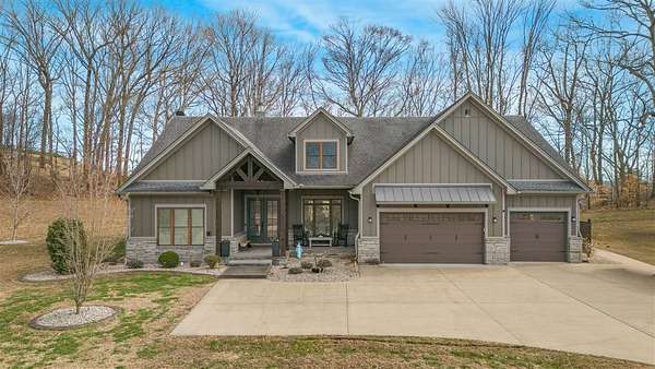 6.23 Acres of Residential Land with Home for Sale in Bowling Green, Kentucky