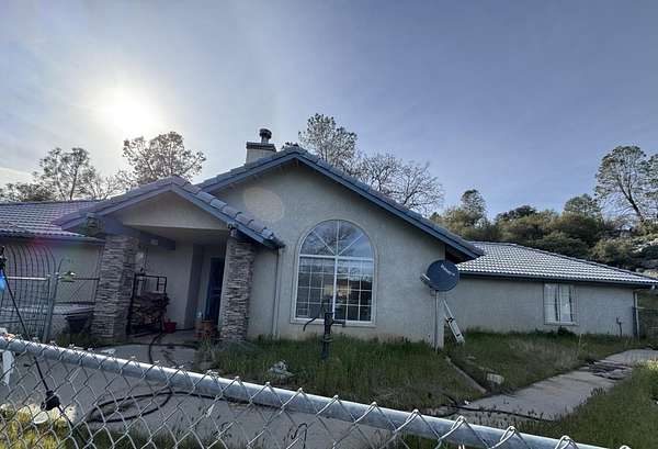 3 Acres of Land with Home for Sale in Coarsegold, California