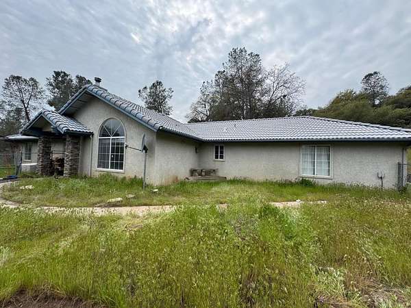 3 Acres of Land with Home for Sale in Coarsegold, California