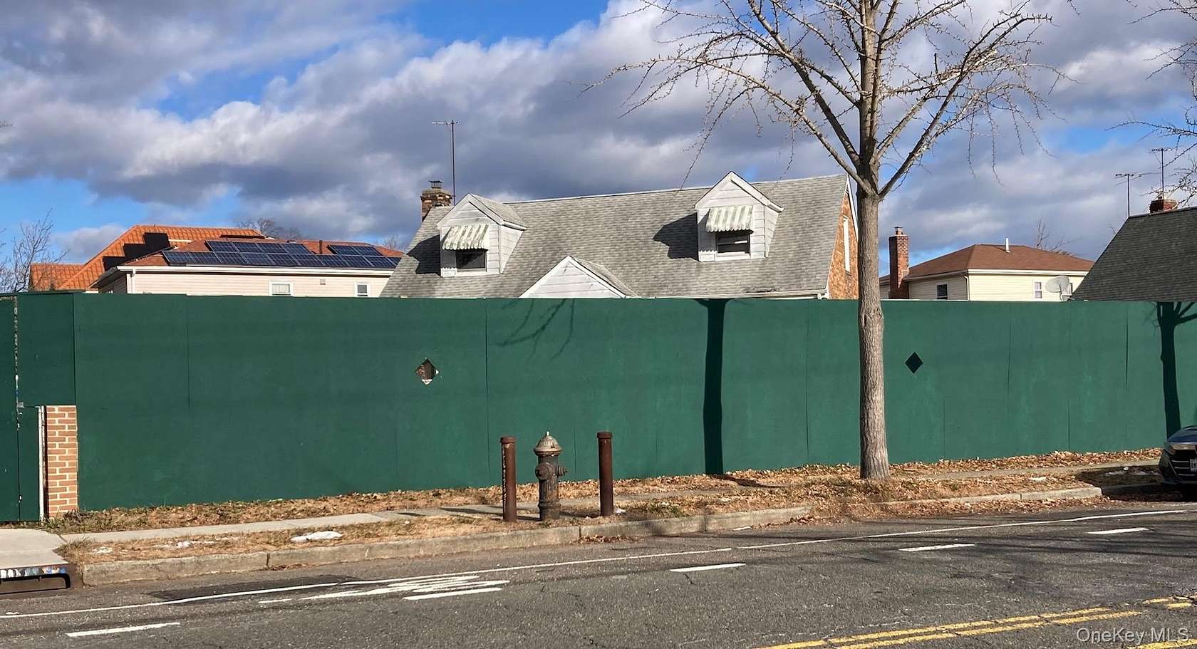 0.23 Acres of Residential Land for Sale in Glen Oaks, New York