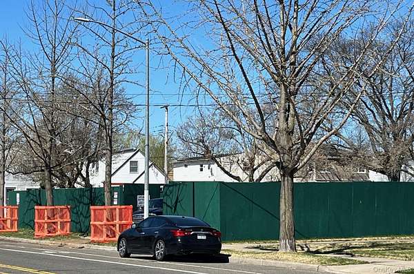 0.23 Acres of Residential Land for Sale in Glen Oaks, New York