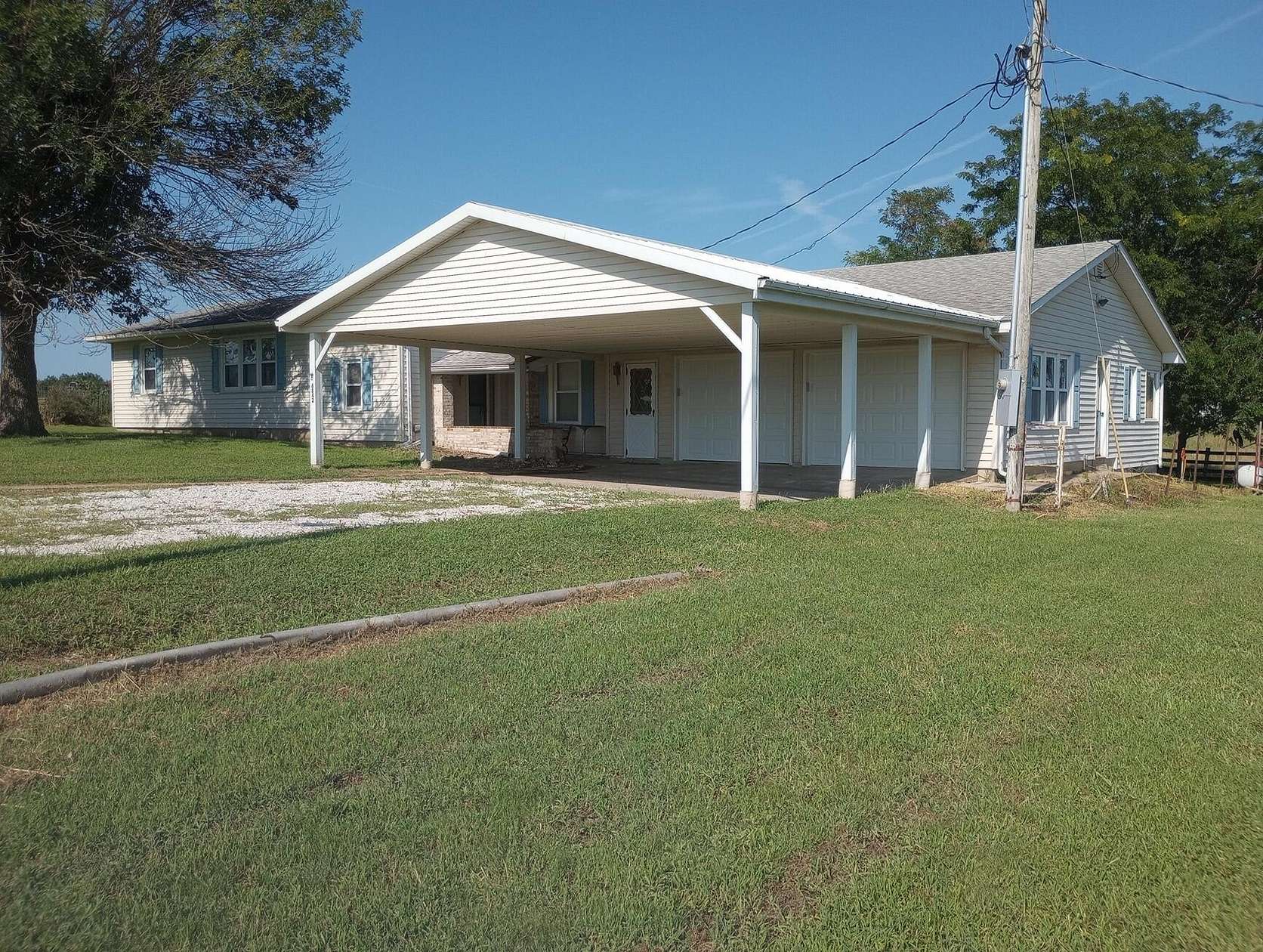 6 Acres of Land with Home for Sale in Mexico, Missouri