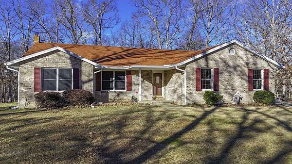 4.6 Acres of Residential Land with Home for Sale in Mexico, Missouri