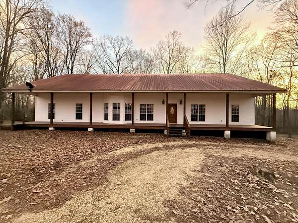 4 Acres of Residential Land with Home for Sale in Columbus, Mississippi