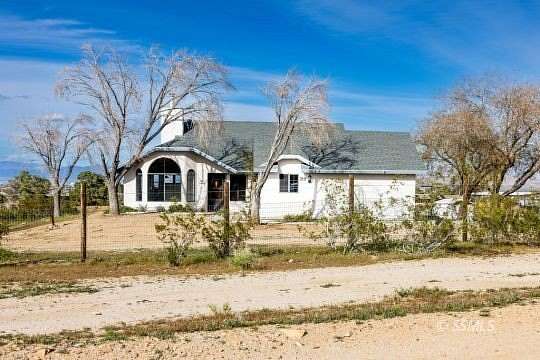 2.53 Acres of Residential Land with Home for Sale in Ridgecrest, California