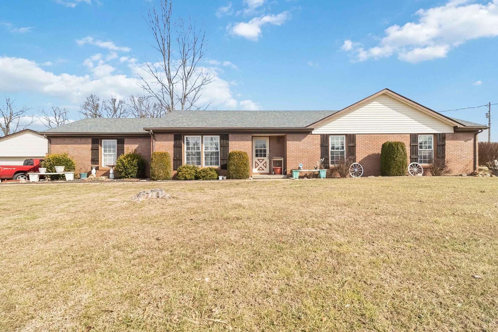 2.14 Acres of Residential Land with Home for Sale in Bardstown, Kentucky