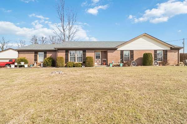 2.14 Acres of Residential Land with Home for Sale in Bardstown, Kentucky