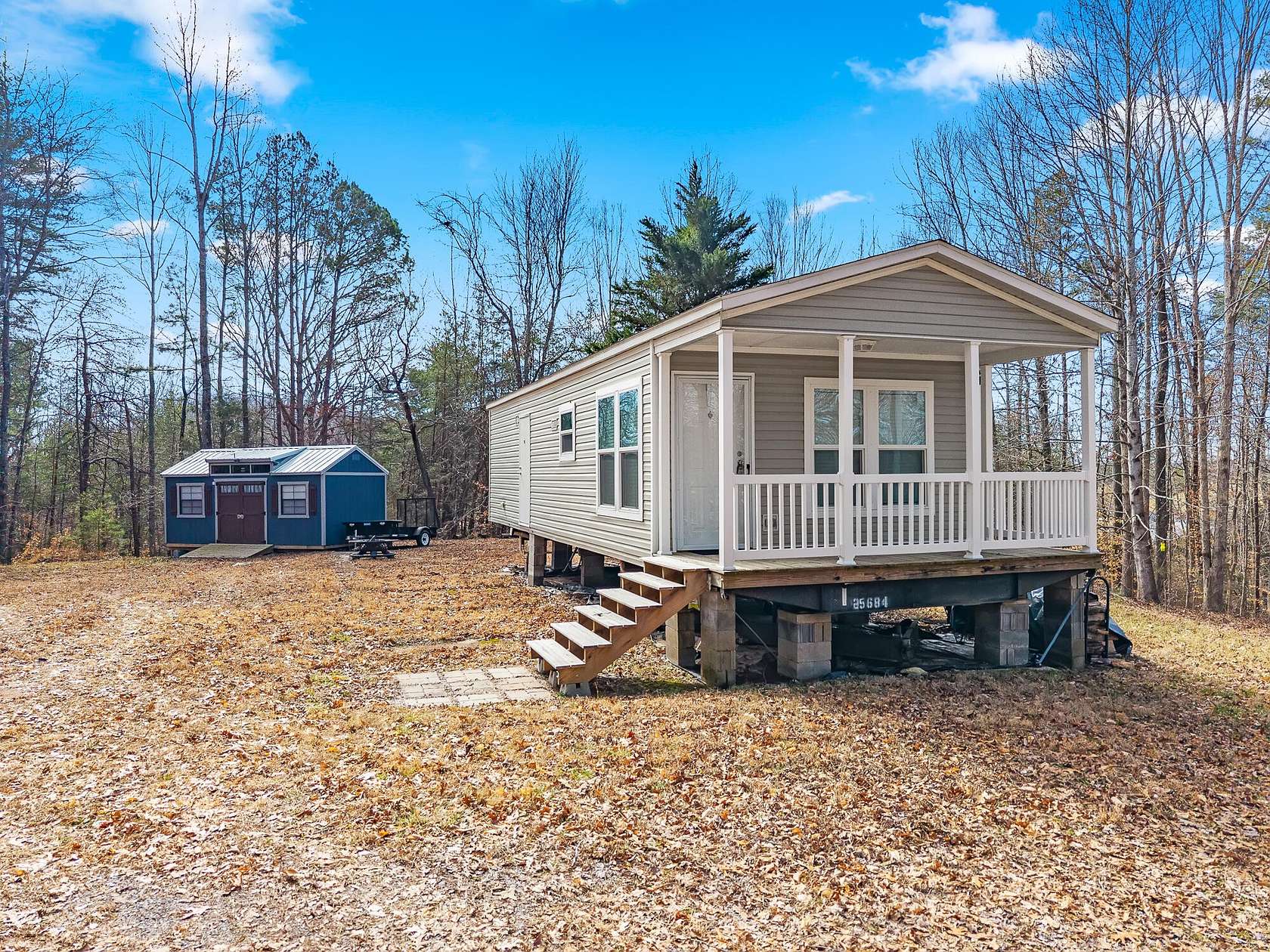 1.53 Acres of Land with Home for Sale in Decatur, Tennessee