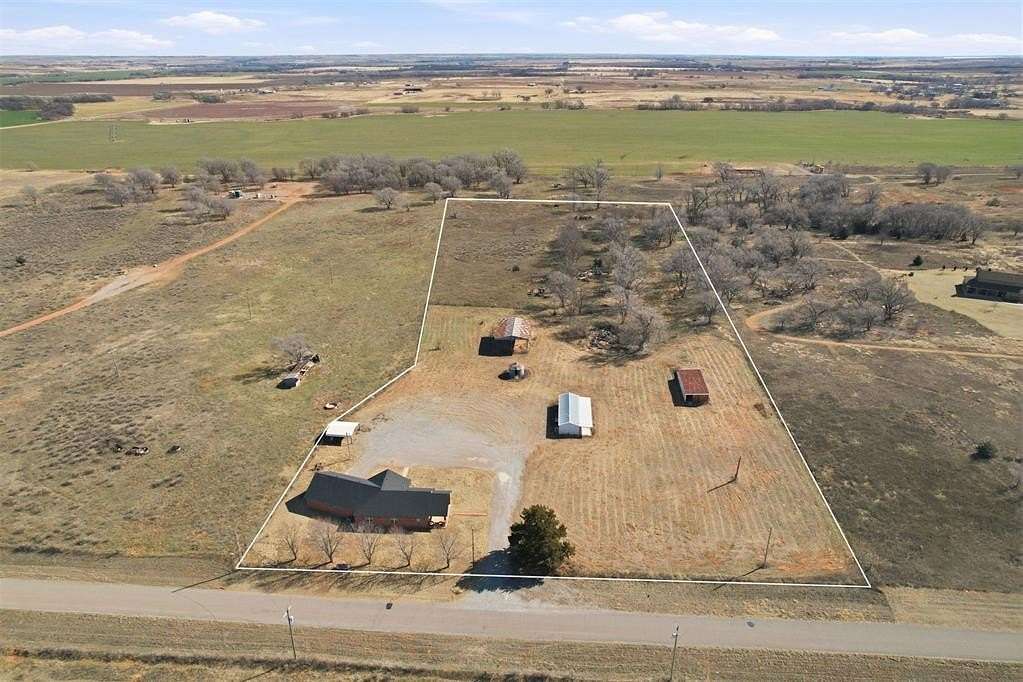 10 Acres of Residential Land with Home for Sale in Hammon, Oklahoma