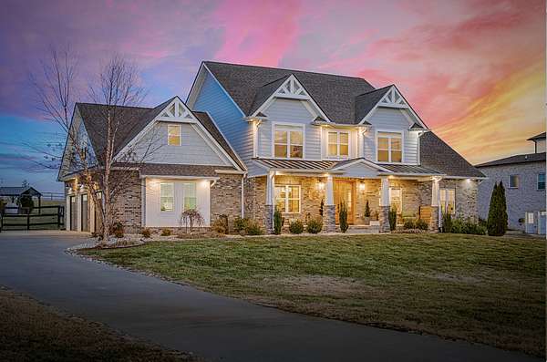 2 Acres of Residential Land with Home for Sale in Clarksville, Tennessee