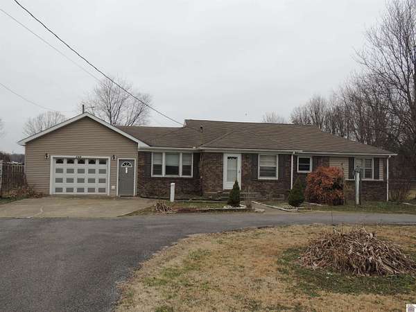 2 Acres of Residential Land with Home for Sale in Mayfield, Kentucky