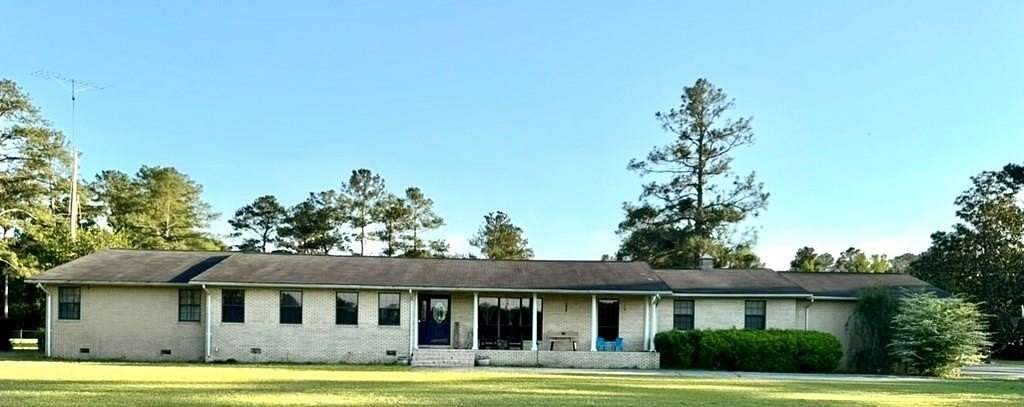 10 Acres of Residential Land with Home for Sale in Alamo, Georgia