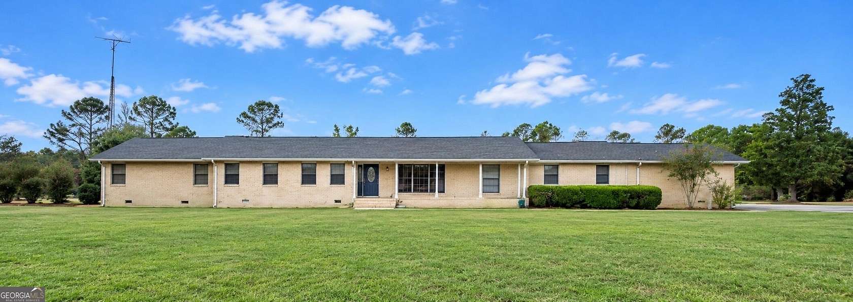 10 Acres of Land with Home for Sale in Alamo, Georgia
