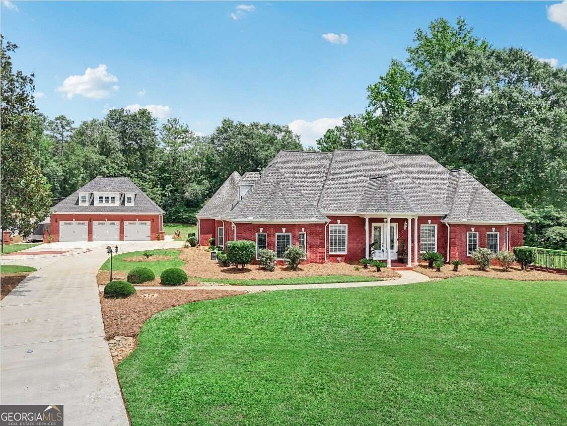 2.39 Acres of Residential Land with Home for Sale in Stone Mountain, Georgia