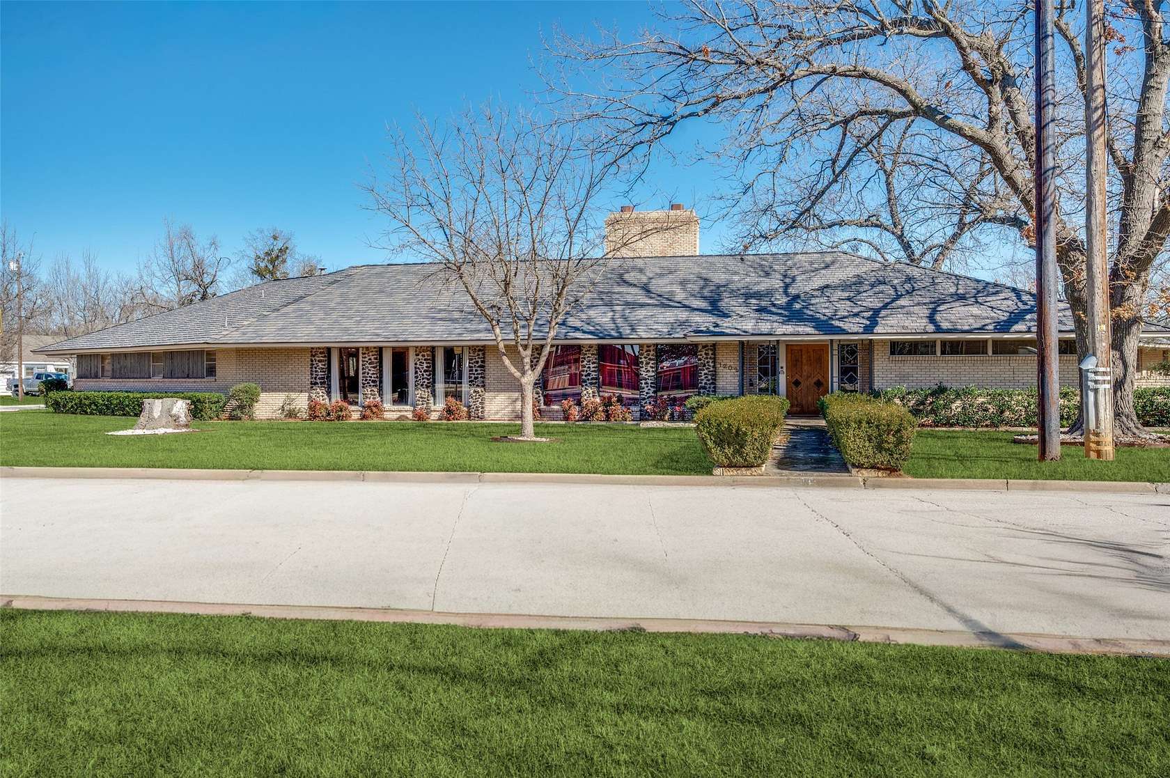 1.71 Acres of Land with Home for Sale in Gainesville, Texas