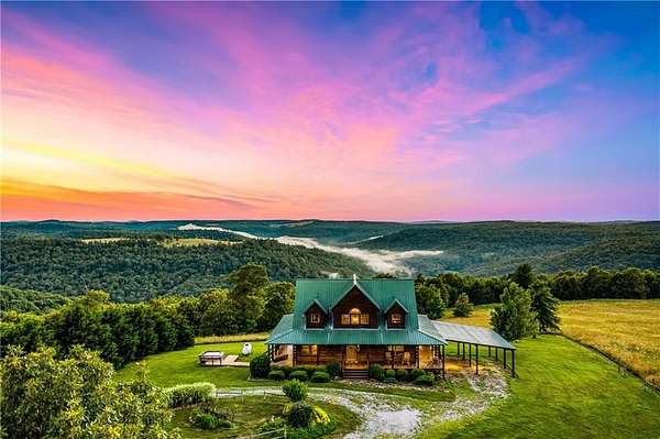 550 Acres of Land with Home for Sale in Compton, Arkansas