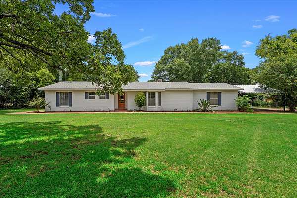 1.5 Acres of Land with Home for Sale in Waco, Texas