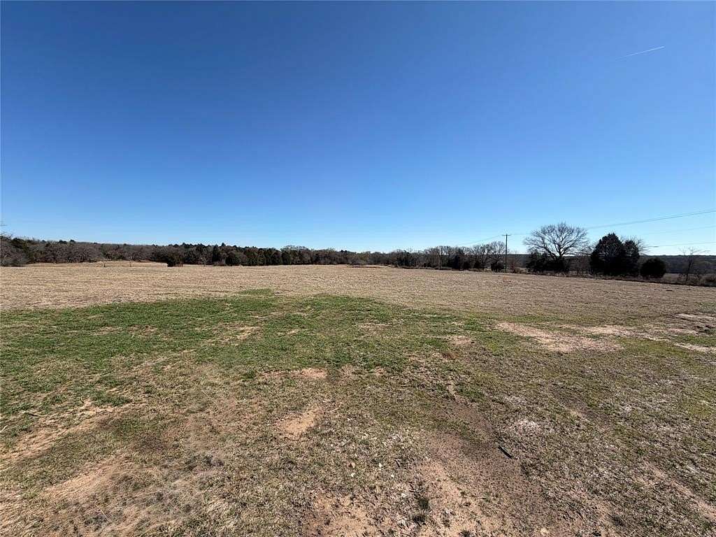 10 Acres of Land for Sale in Malakoff, Texas