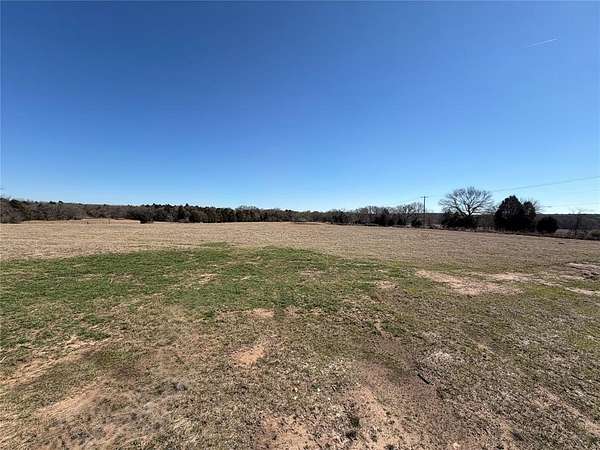 10 Acres of Land for Sale in Malakoff, Texas