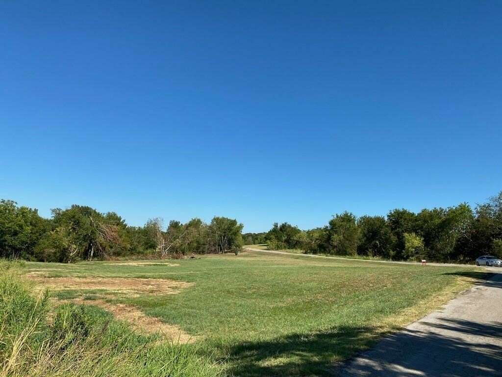 0.6 Acres of Residential Land for Sale in Corsicana, Texas