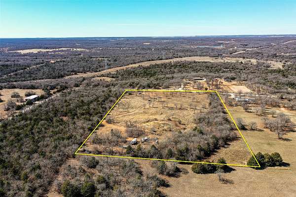 10 Acres of Land for Sale in Bowie, Texas