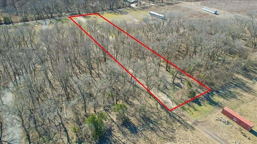 1.36 Acres of Residential Land for Sale in Whitewright, Texas