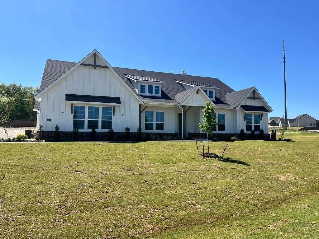 1.86 Acres of Land with Home for Sale in Weatherford, Texas