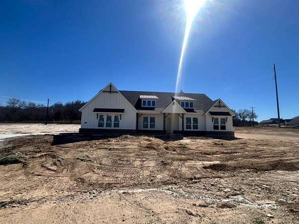 1.86 Acres of Land with Home for Sale in Weatherford, Texas