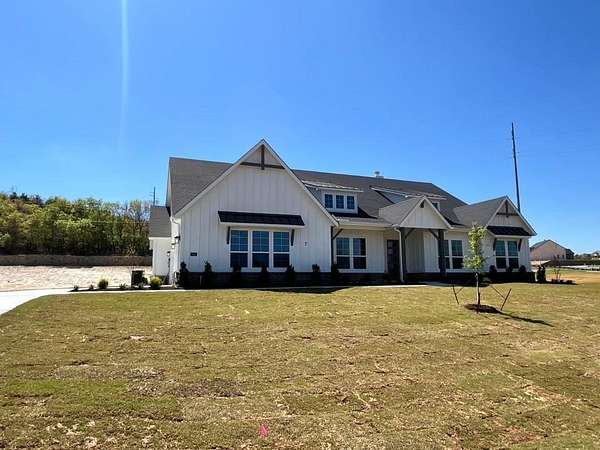 1.86 Acres of Land with Home for Sale in Weatherford, Texas