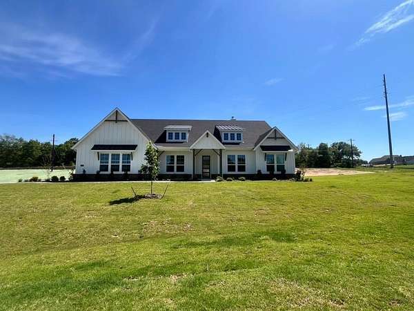 1.86 Acres of Land with Home for Sale in Weatherford, Texas