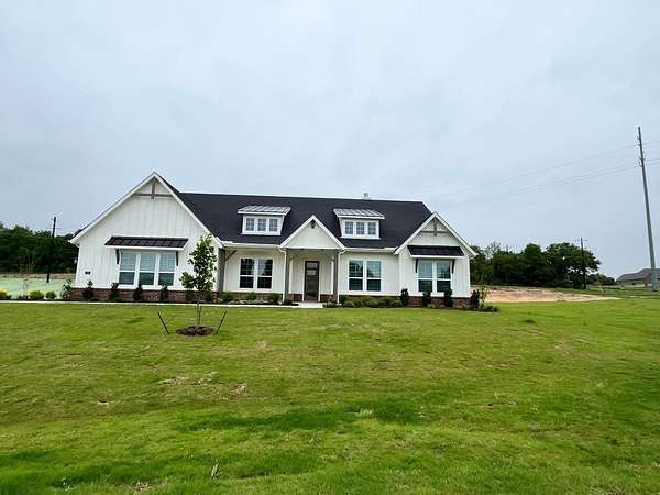 1.86 Acres of Land with Home for Sale in Weatherford, Texas
