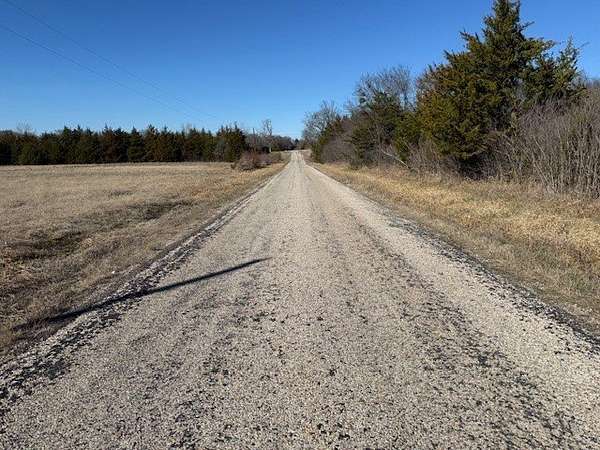 10.2 Acres of Land for Sale in Paris, Texas