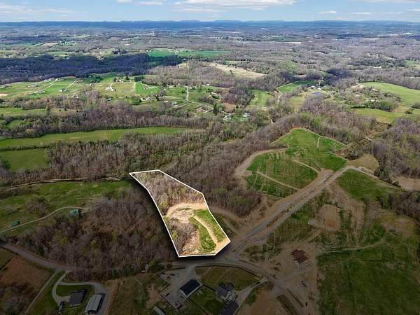 5.19 Acres of Residential Land for Sale in Greenbrier, Tennessee