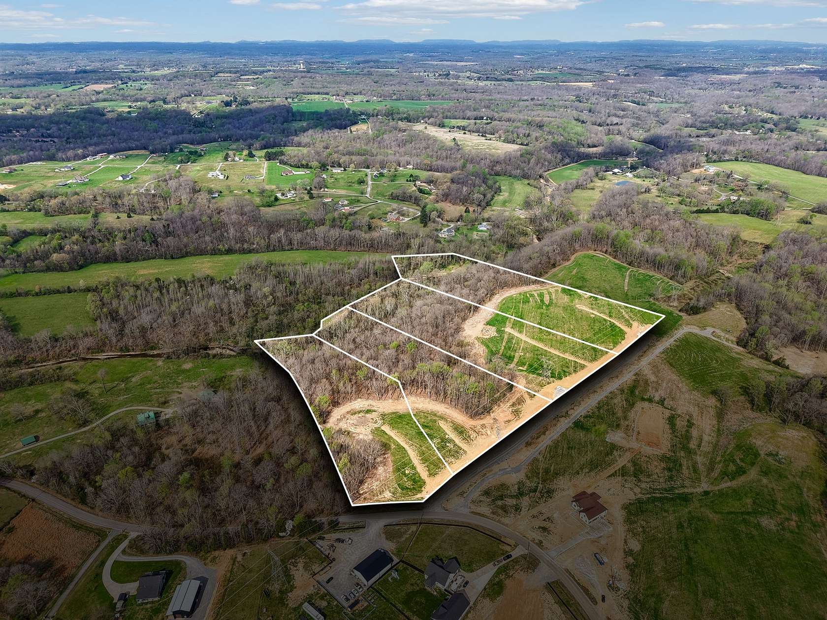 7 Acres of Residential Land for Sale in Greenbrier, Tennessee